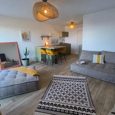 Appartement T2 Vue Parking Gratuit *